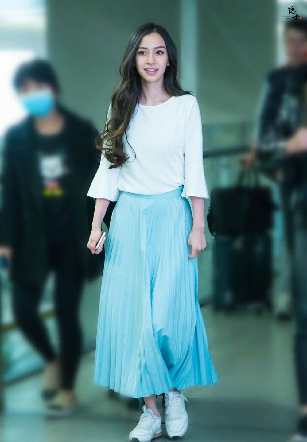 开春必入的百褶裙，这么穿时髦又显瘦!