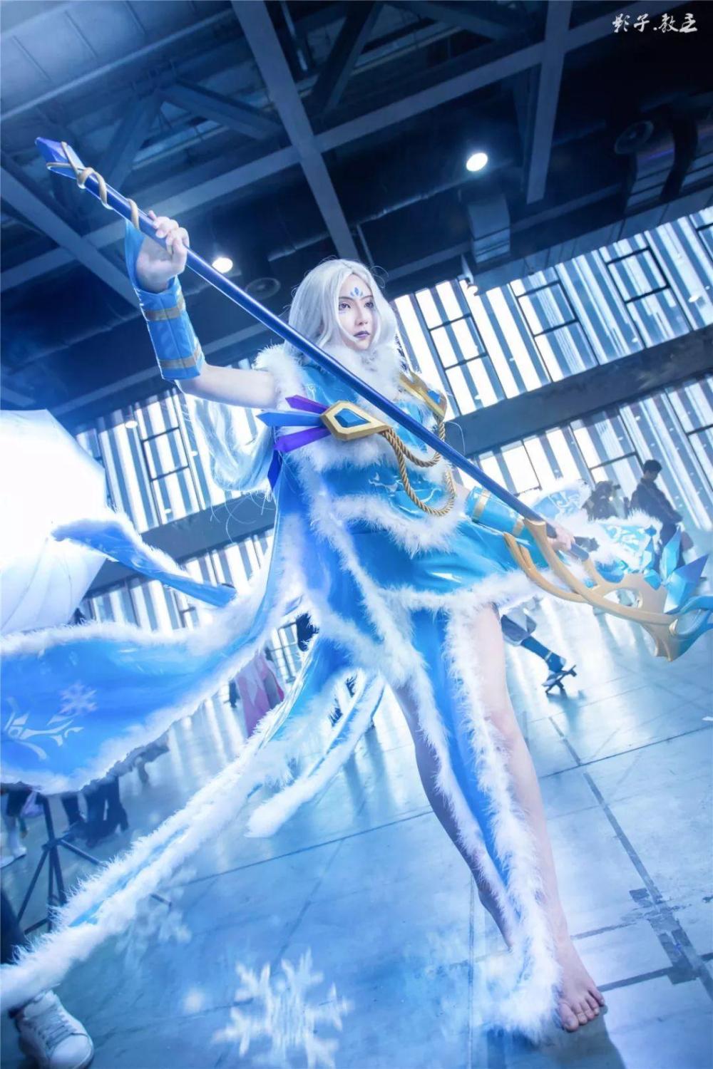 刀塔大事件: chuan组新队 esl诚恳道歉 绝美冰女cosplay欣赏!