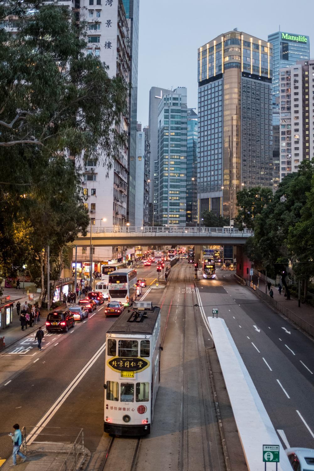 香港实拍,世界上摩天大楼最多的城市,所有东西都向天上发展