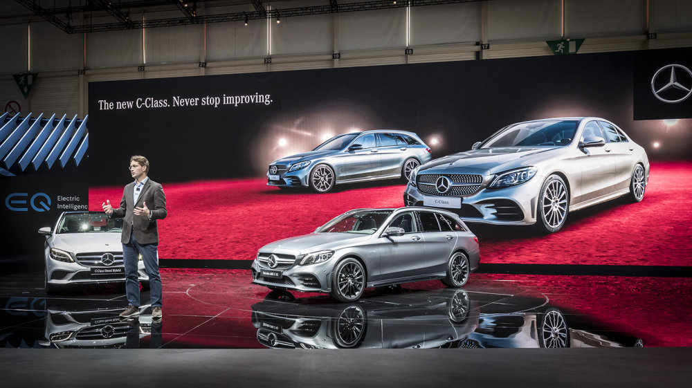 汽车界的巴黎时装周除了飞车，还有奔驰