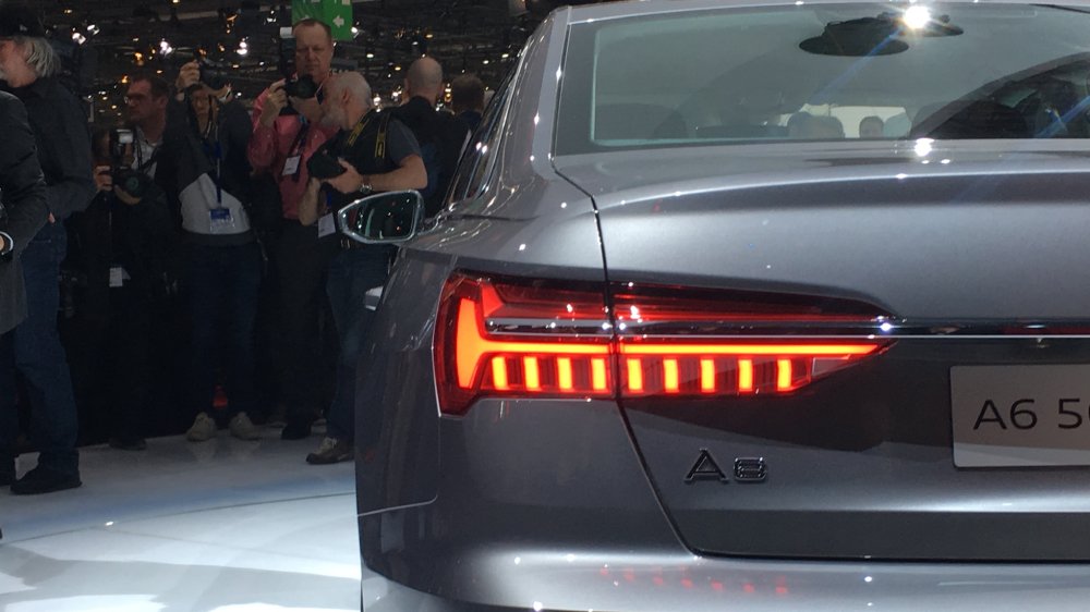 科技配置升级，更加年轻化！日内瓦车展实拍换代奥迪A6！