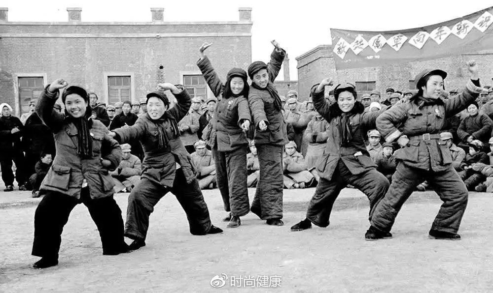 正值《芳华》钟楚曦:15天练出马甲线,听说身材