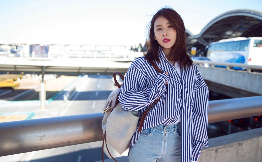 陕西美女贾青知性写真大片 优雅精致英气丽人