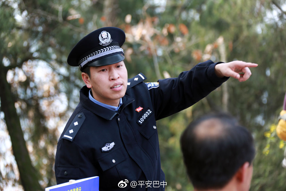 "登高节"现场执勤的蜀黍们|人民警察|蜀黍|交通管制