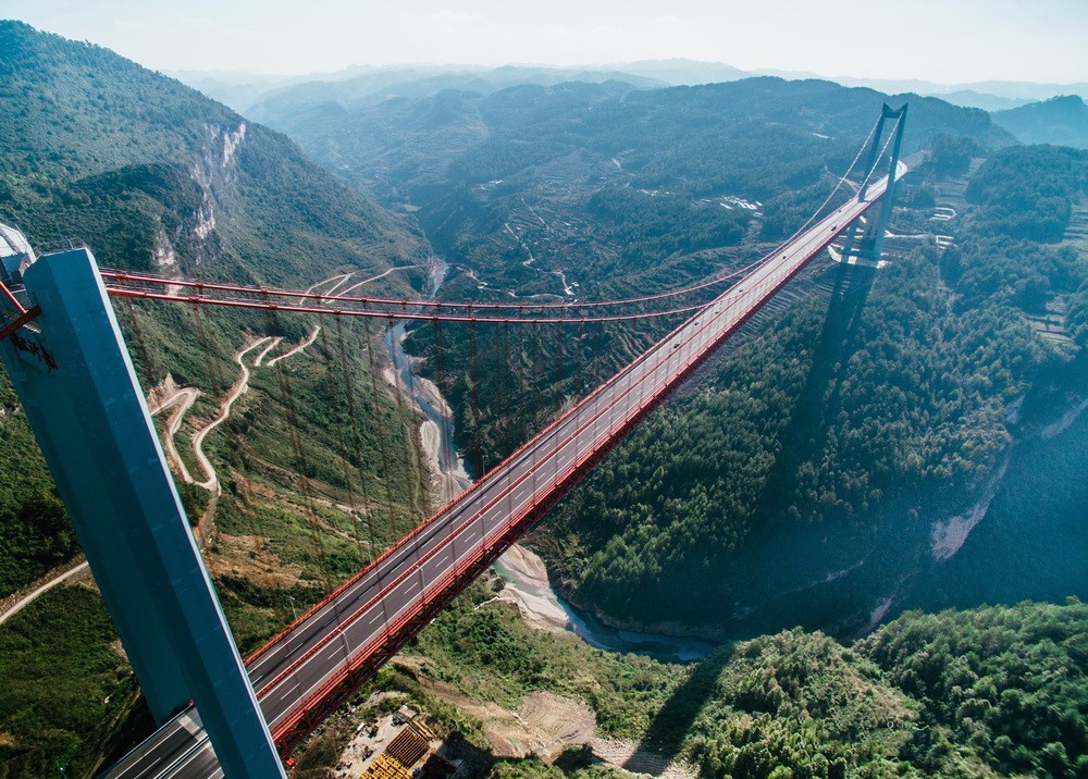 中国最雄伟的大桥,因太过壮观,很多司机为了看桥而违章停车_新浪看点
