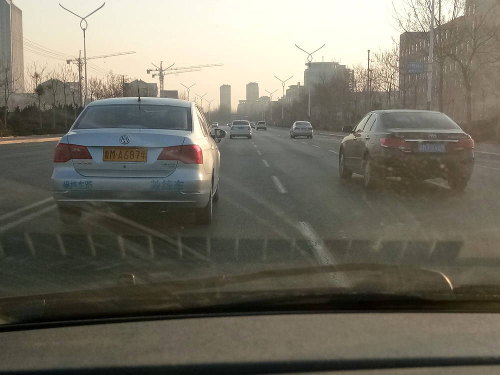 山东滨州:多辆驾校教练车 涉嫌异地培训被查