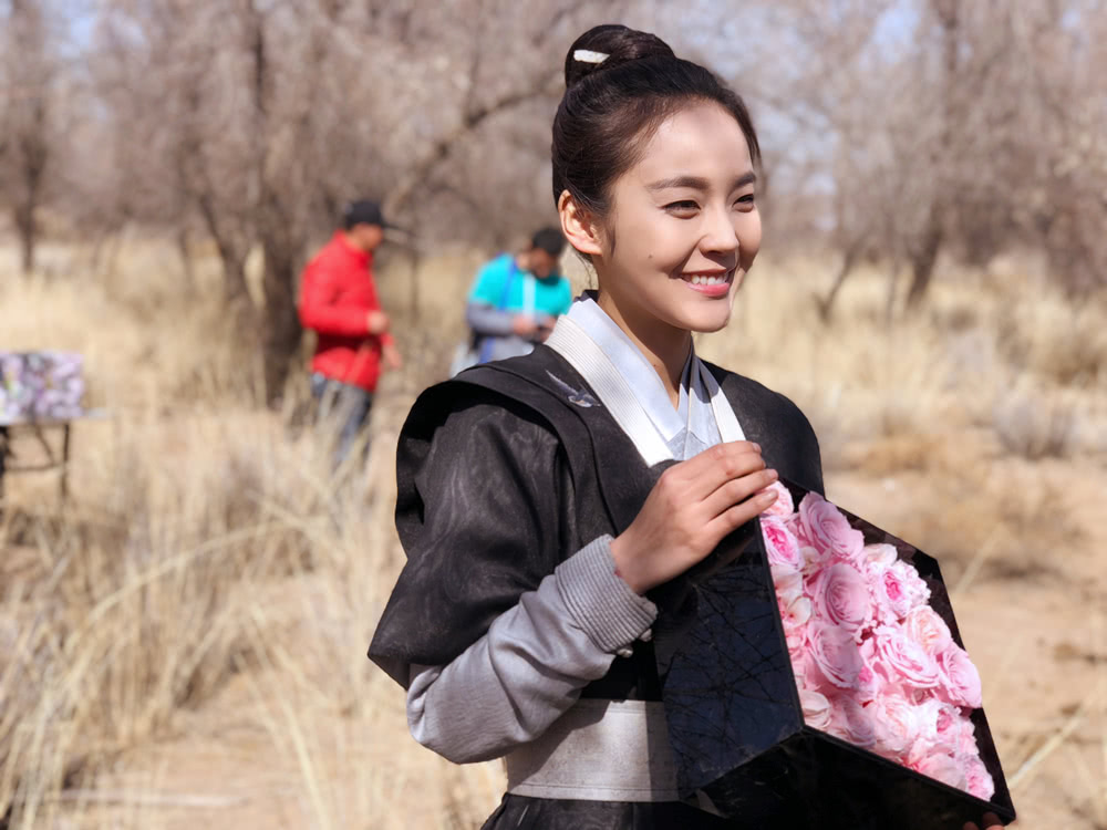 张佳宁《唐砖》圆满杀青 李安澜命途多舛引期待