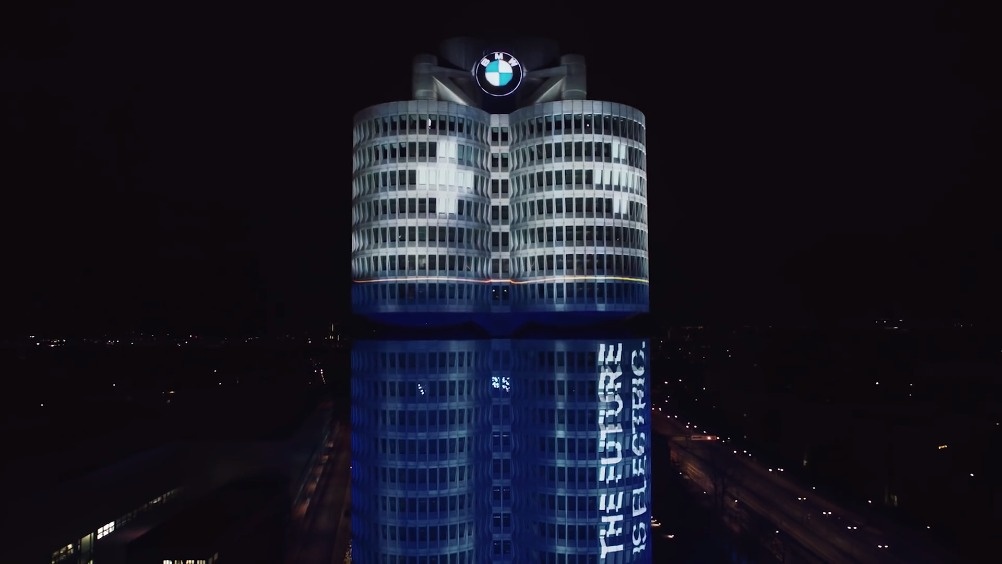 BMW的创意不错，发展方向也正确！未来确实是电动车的时代， ​