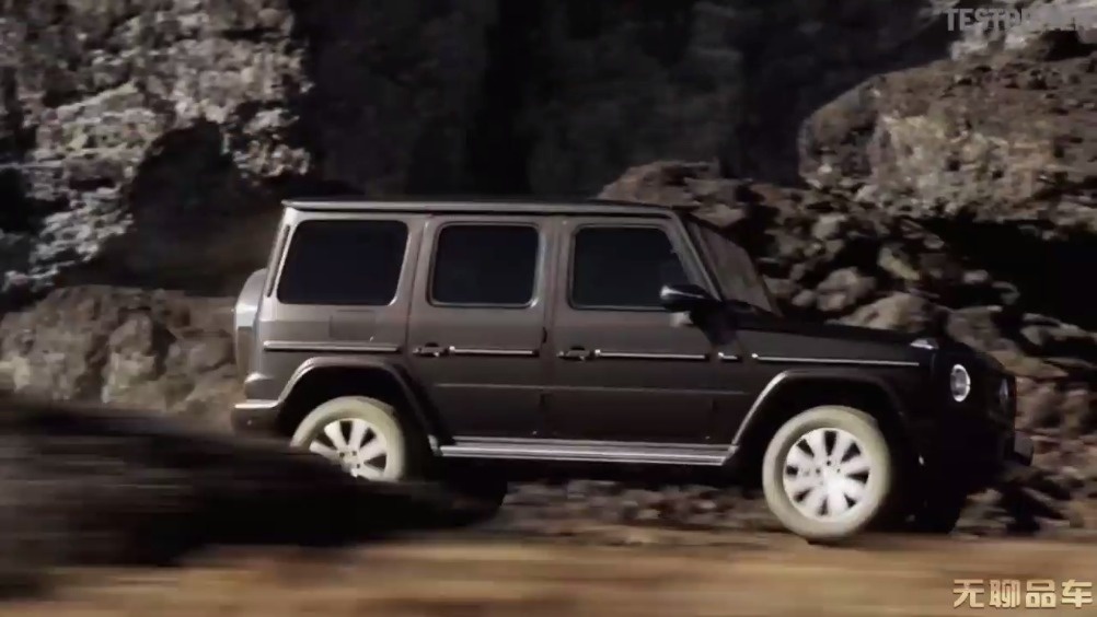 奔驰最强越野SUV！全新2019奔驰G发布，外观依旧内饰性能大换血  ​