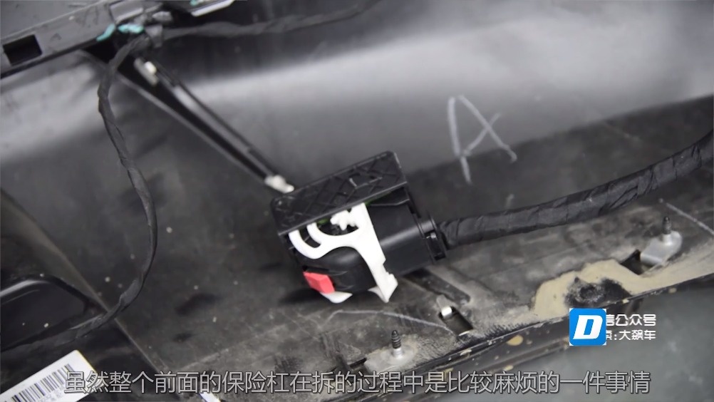 从防撞梁来看，XT5好像与凯迪拉克其它车型有割裂感，完全不符合豪华车应有...