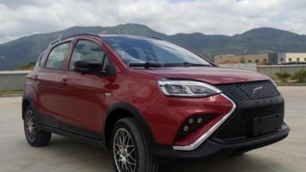 前脸很霸气 云度电动小型SUV曝光  ​