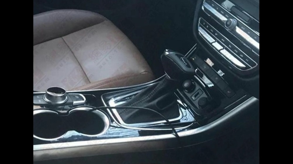 君马全新SUV内饰曝光  ​