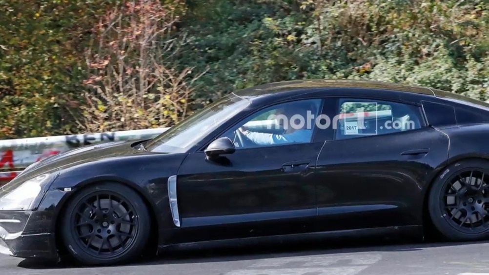 保时捷全新电动车工厂谍照曝光  ​