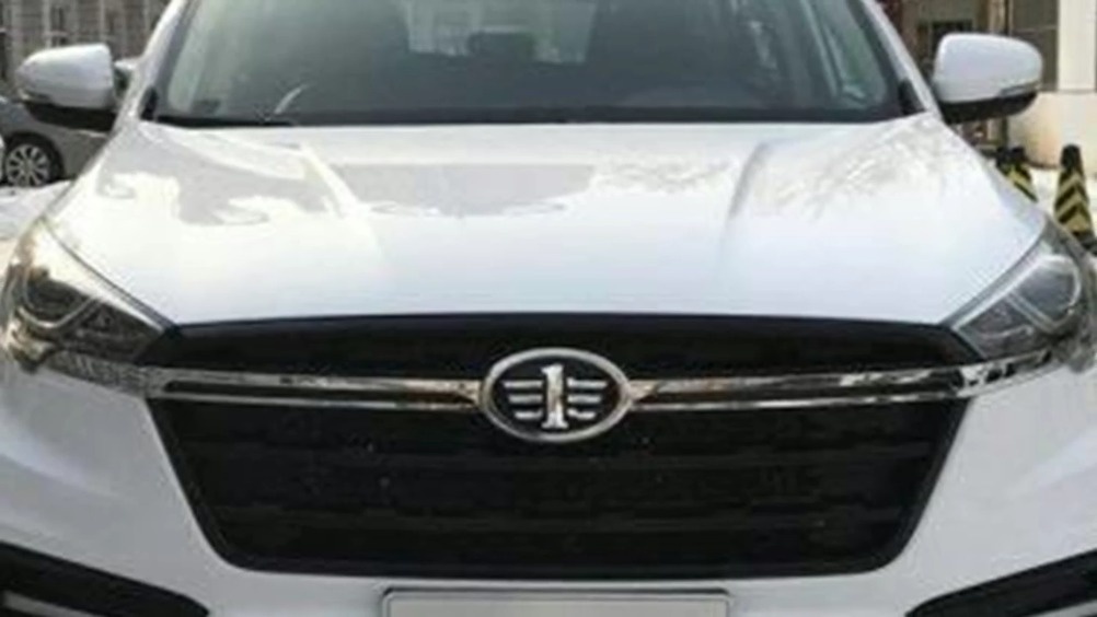 或将是下一代奔腾X80的设计  一汽全新SUV曝光  ​