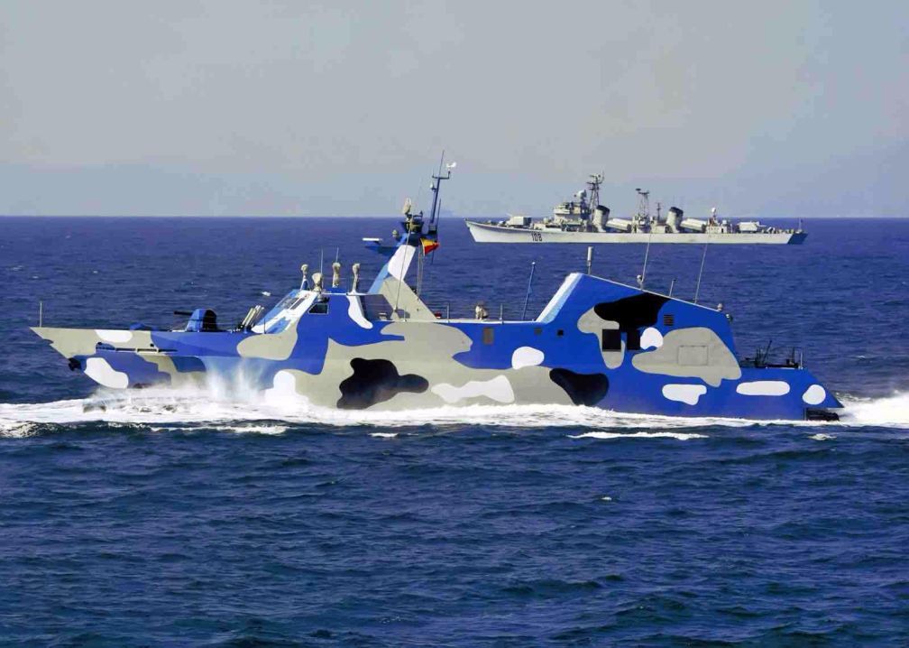 都是200吨小艇:我国22导弹艇能吊打日本隼