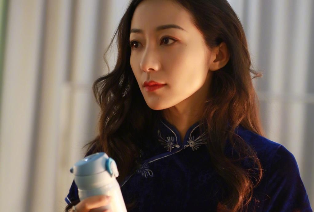 韩雪晒"标准旅客照 网友 这拍照技术堪比拍大片啊