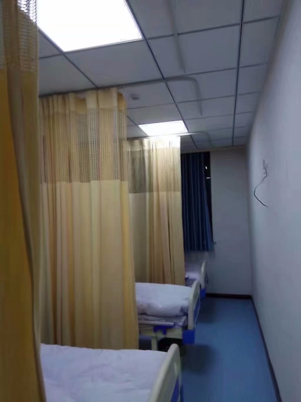 医用窗帘一样是丰富多彩,医院病床的最佳装饰
