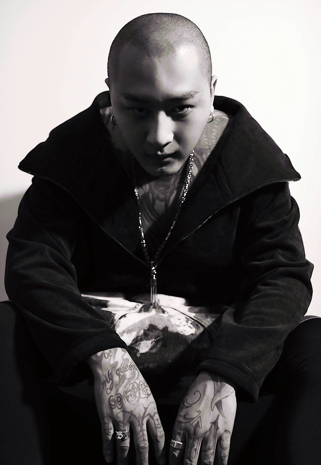 快手主播方丈出门受粉丝追捧,而王逗逗却直言