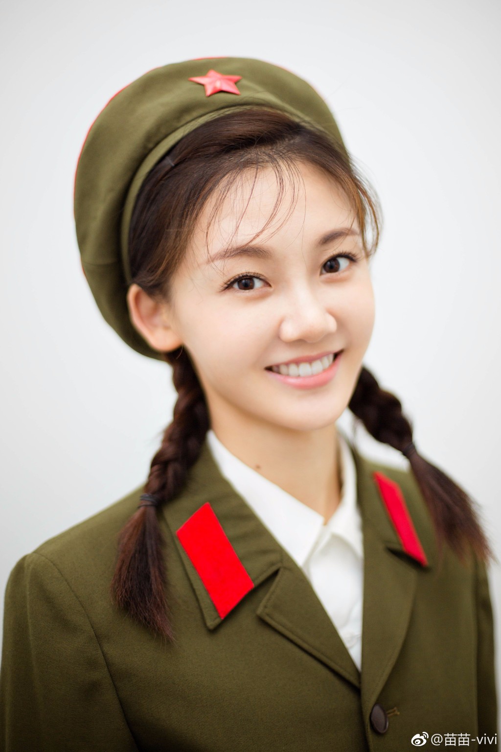 饰演芳华的演员苗苗,原来是集美貌与才华于一