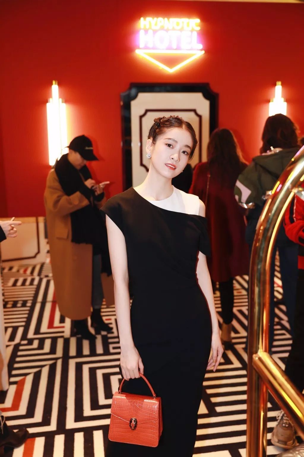 ​时装周进行时，比通稿艳压更高级的套路到底是什么？