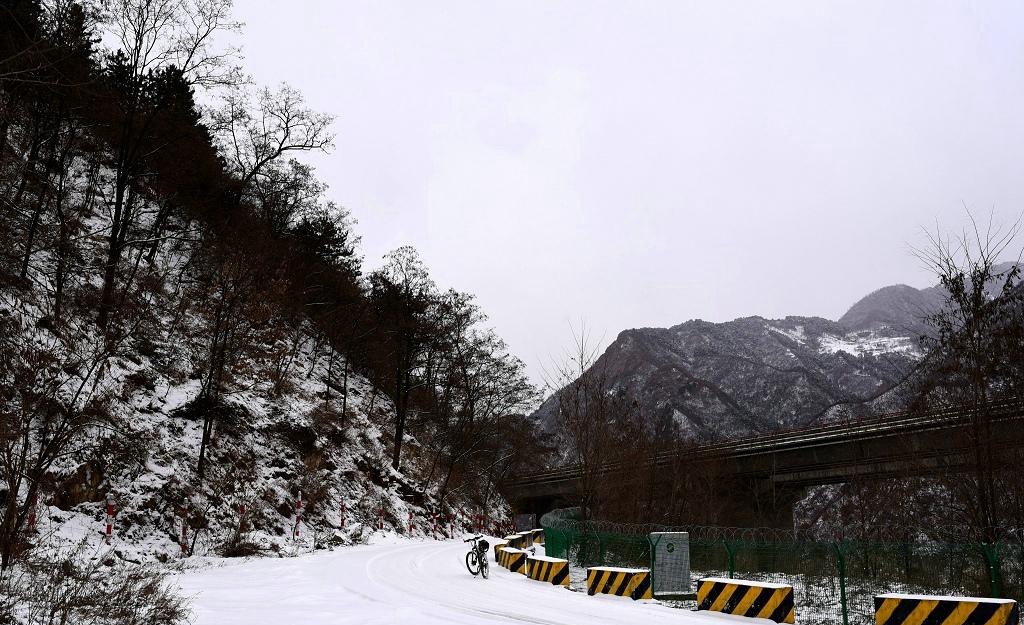 秦岭雪景犹如一幅巨型水墨国画,太震撼了!