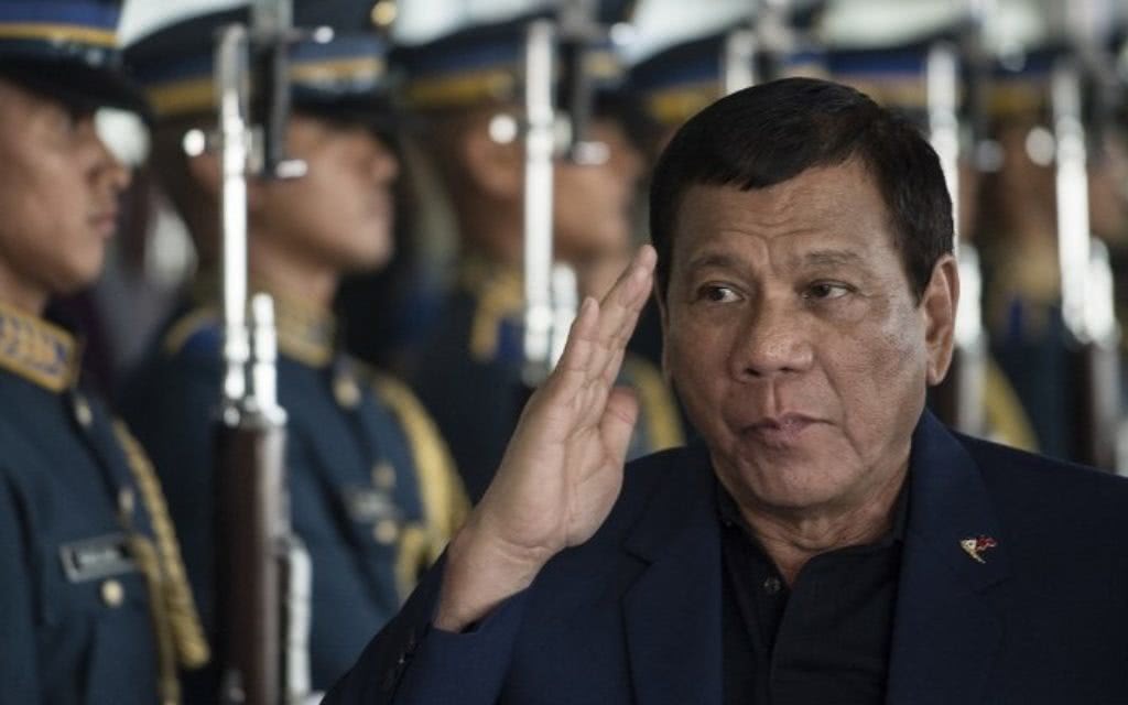 菲律宾反毒行动有人处处指责 总统大手一挥怒砍16架飞机