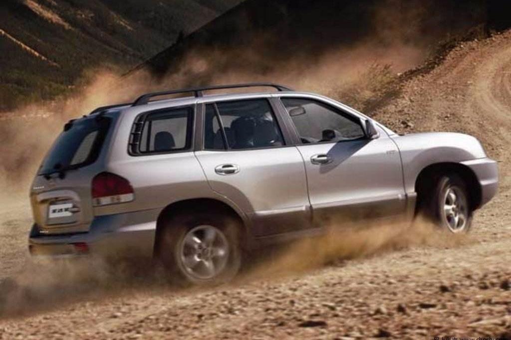 4万出头的硬派SUV，四驱6缸一个不少，配置高的让路虎汗颜