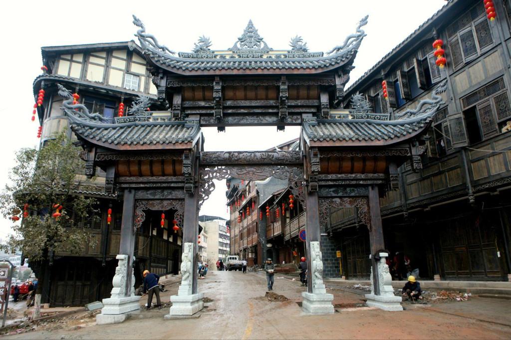 这个古镇被专家们誉为"难得的清代民居建筑群 是清代一条街