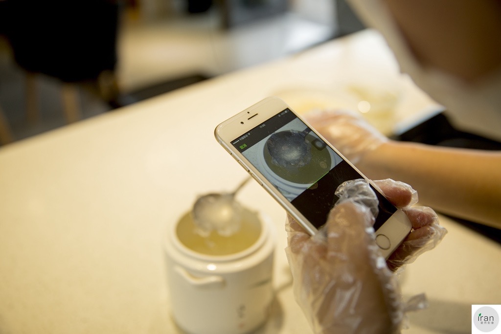 女孩做微商卖燕窝年入50万,开实体店后大部分