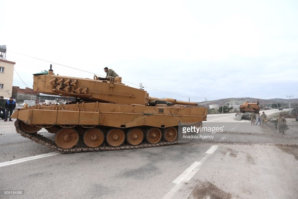 豹-2a4坦克是土耳其陆军最强的武器之一,它全重55吨,乘员为4人,最快