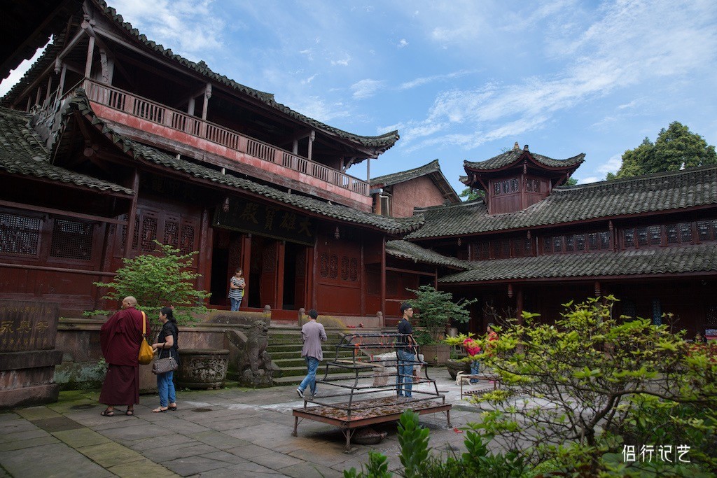 她在古寺中扫地30年无人问,却因制茶圈粉无数