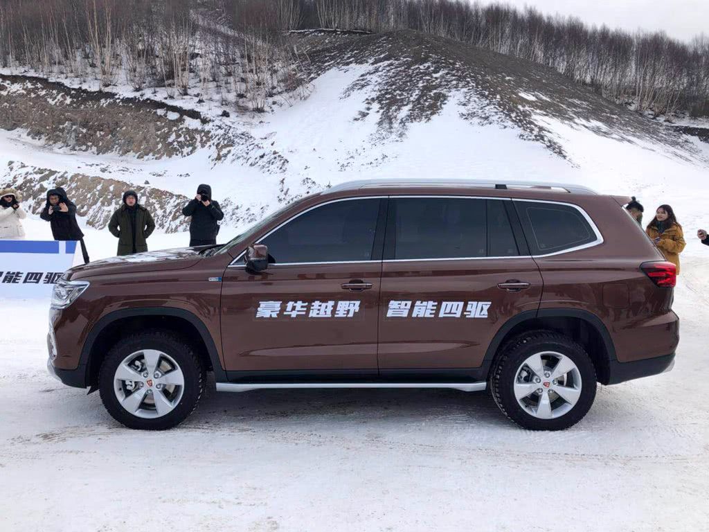 荣威RX8实车亮相,非承载车身配两把差速锁,普拉多彻底凉了!