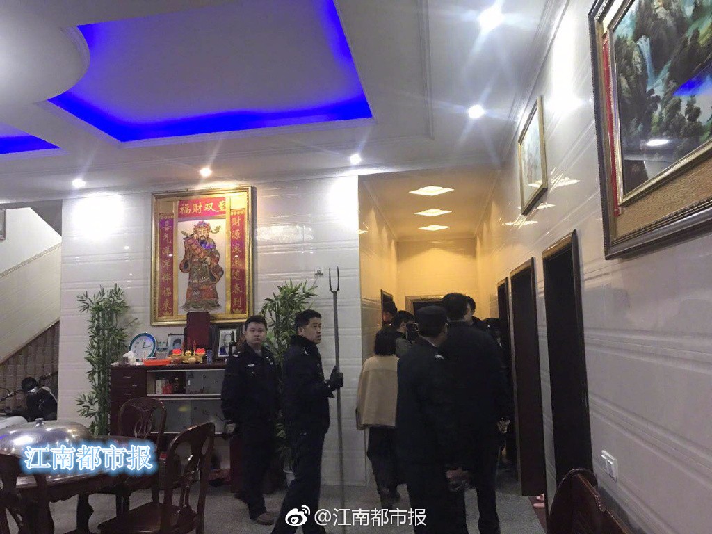 遇村民持鱼叉阻挠 南昌县警方百人队伍深夜抓人
