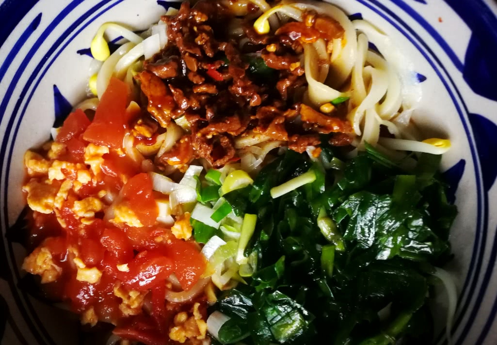 舌尖上的家“驴蹄子面”!