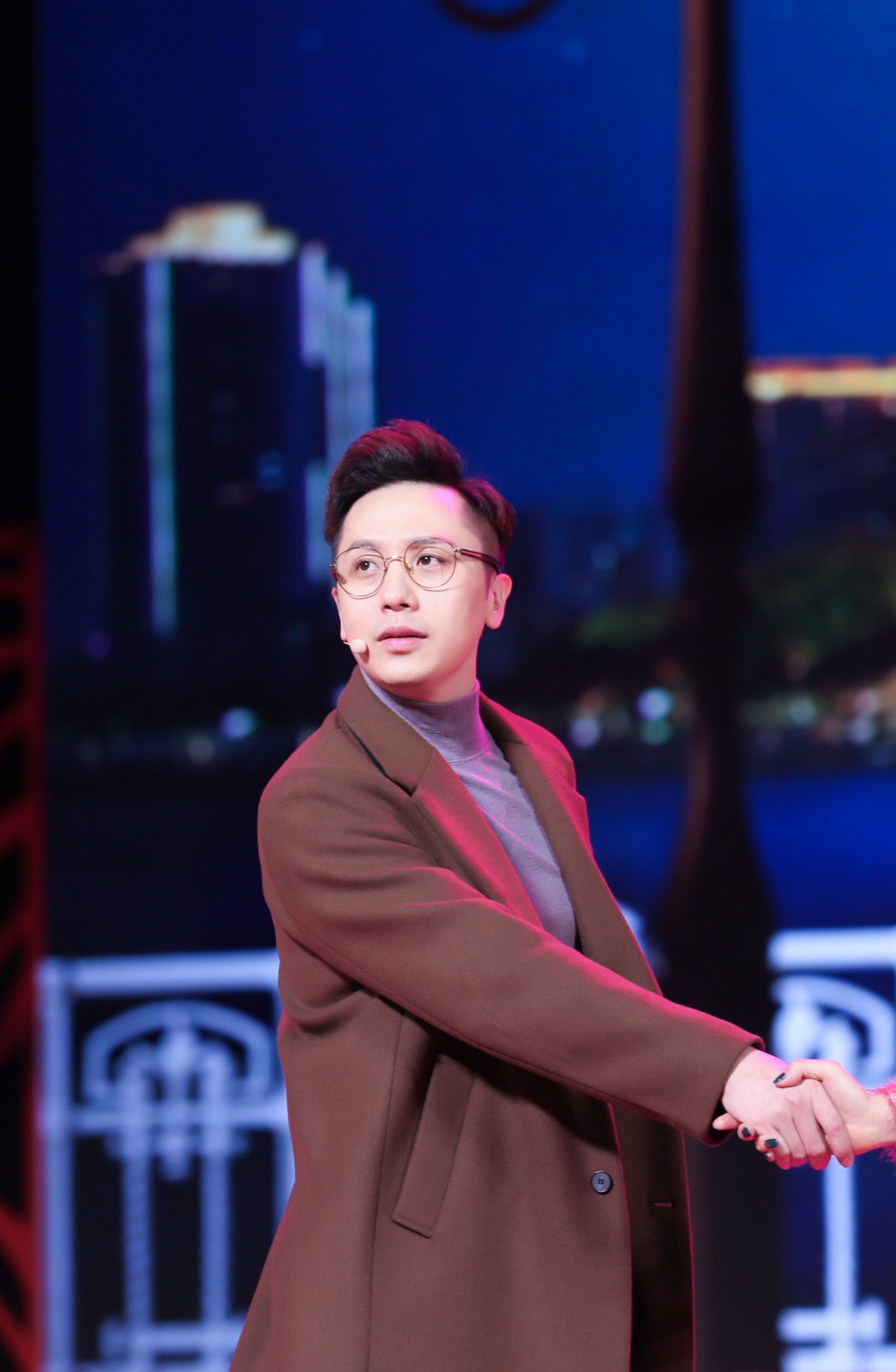 春晚作品口碑高赞大获全胜 李鸣宇:喜剧背后是悲剧