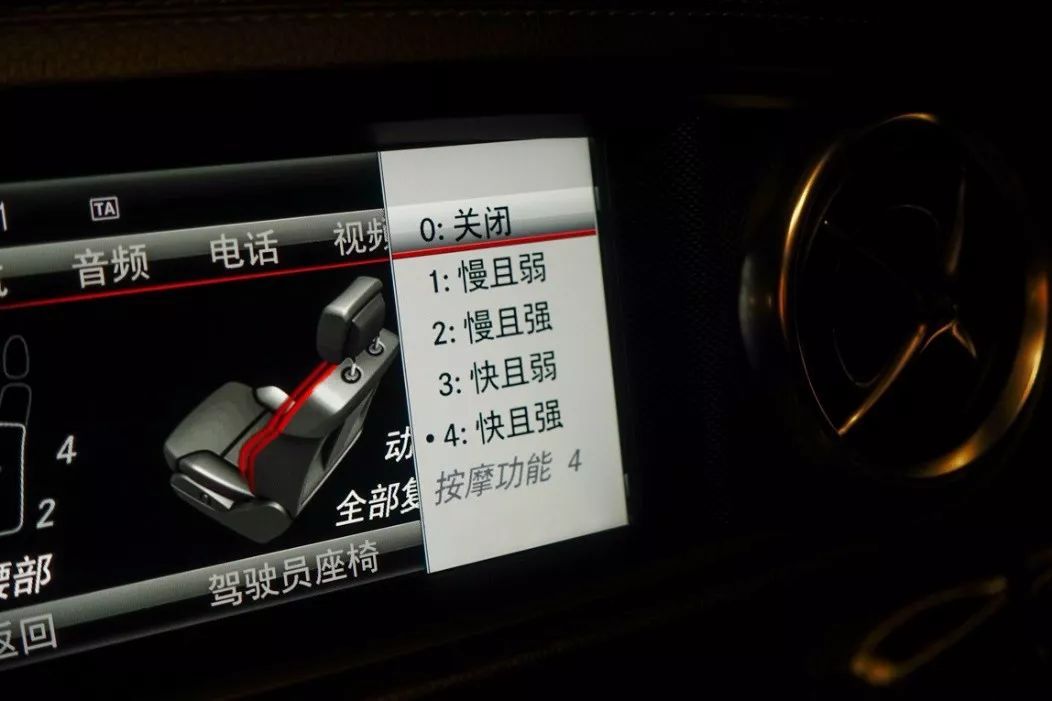 有了奔驰敞篷大跑车,炸街再也不用愁。