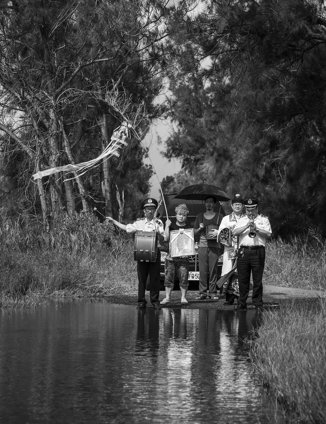 荒诞的《大佛普拉斯》是这个社会的警钟!