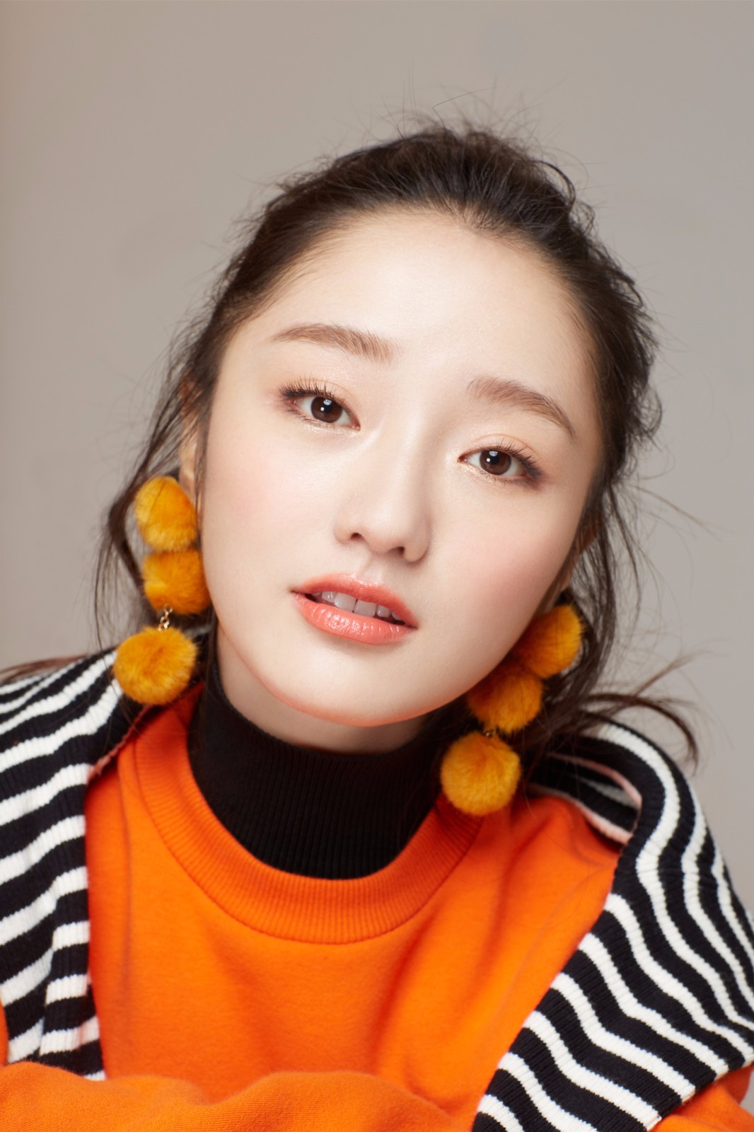 肖燕女演员图片