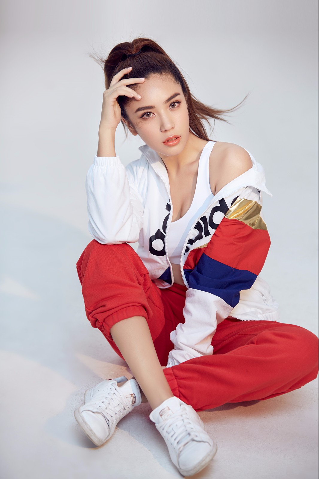 夏若妍高马尾小秀马甲线 运动系girl展健康性感