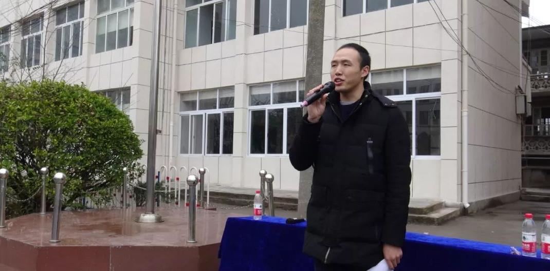 利川五中高考百日誓师大会震撼现场…