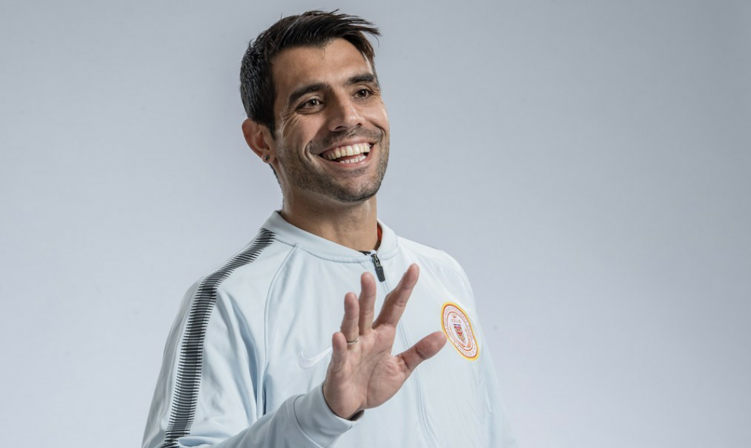 北京人和足球俱乐部全体人员,今日集体拍照,每