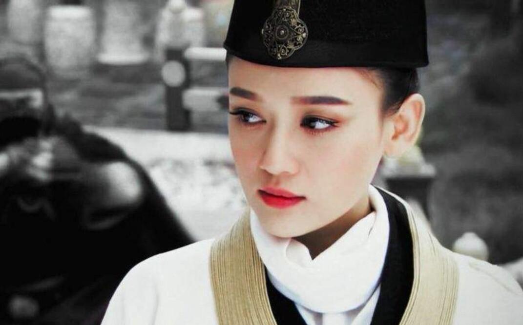 女扮男装老总_女扮男装动漫图片