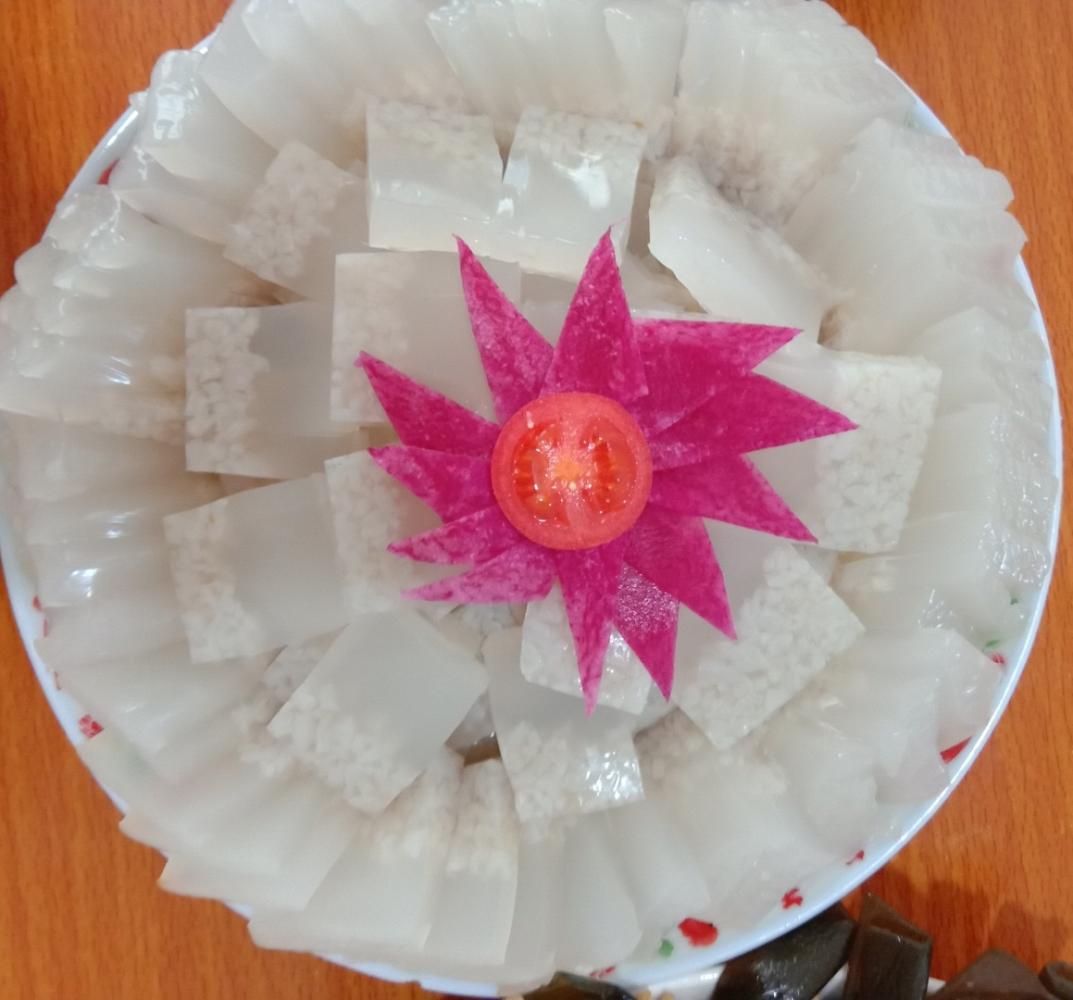 第七道:东北肉皮冻.又一道东北菜,也是小编喜欢的菜.