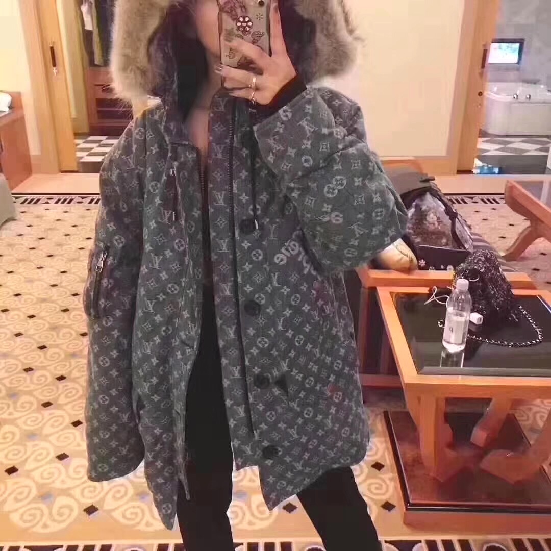 lvsupreme联名外套,supreme联名lv外套 超流行的年度最火lvsupreme联名中长款棉服