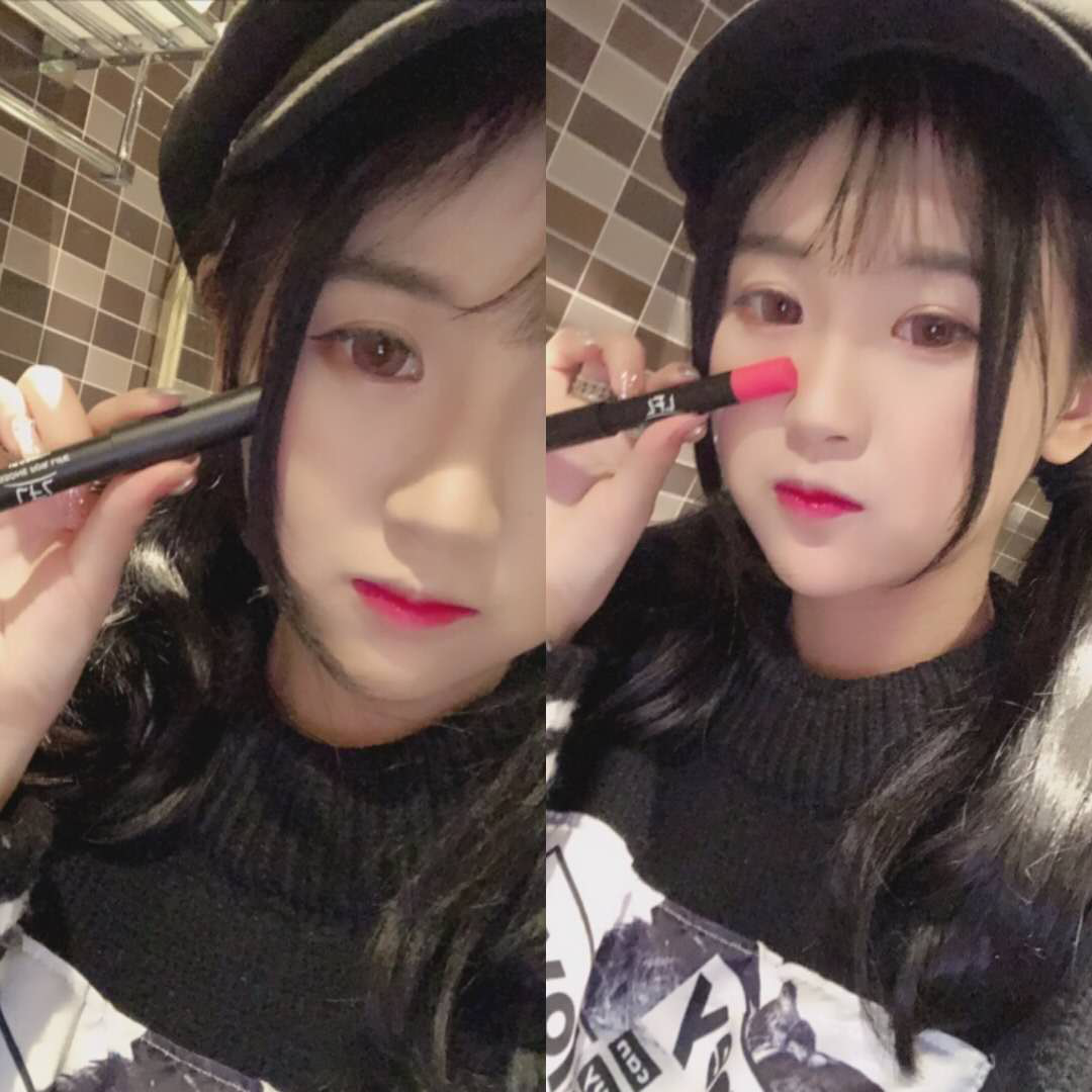 快手网红杨清柠再发自拍,磨皮和美白开了多少度,五官都快p没了