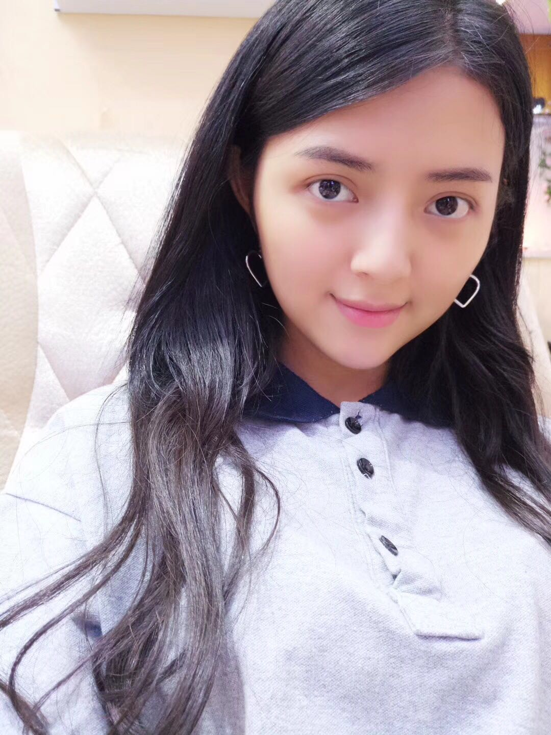 我不是网红,我是个艺术行当里的美女画家