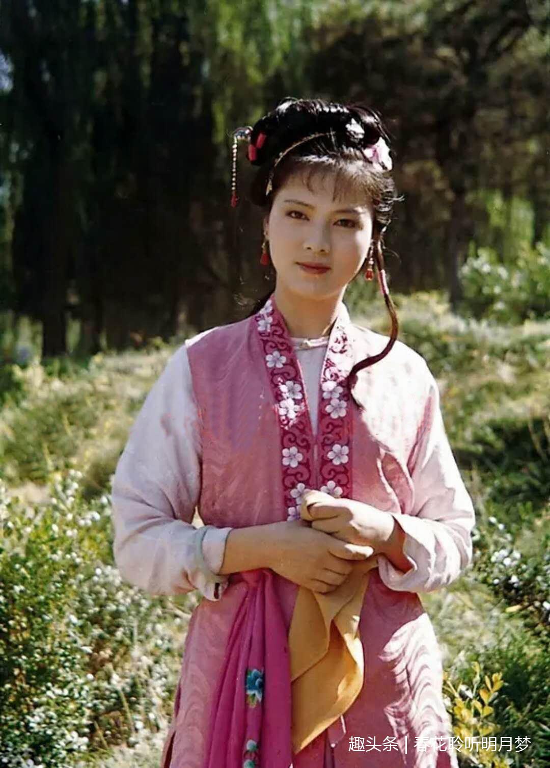 87版红楼梦十二丫鬟剧照，1987，难忘的红楼梦！