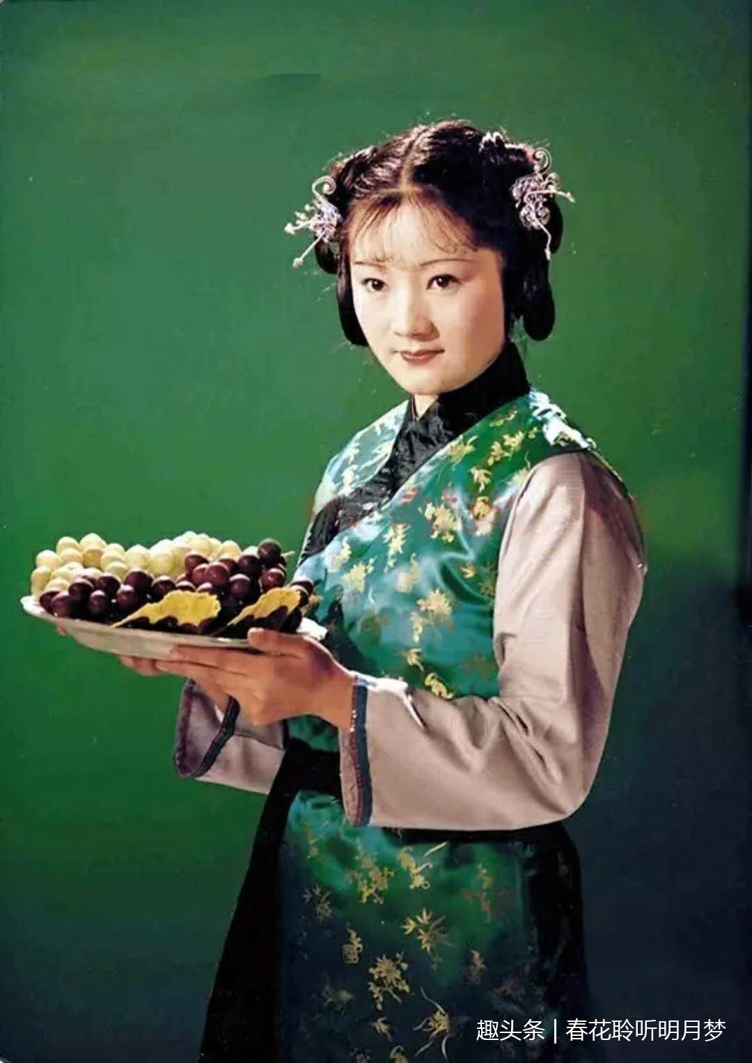 87版红楼梦十二丫鬟剧照，1987，难忘的红楼梦！