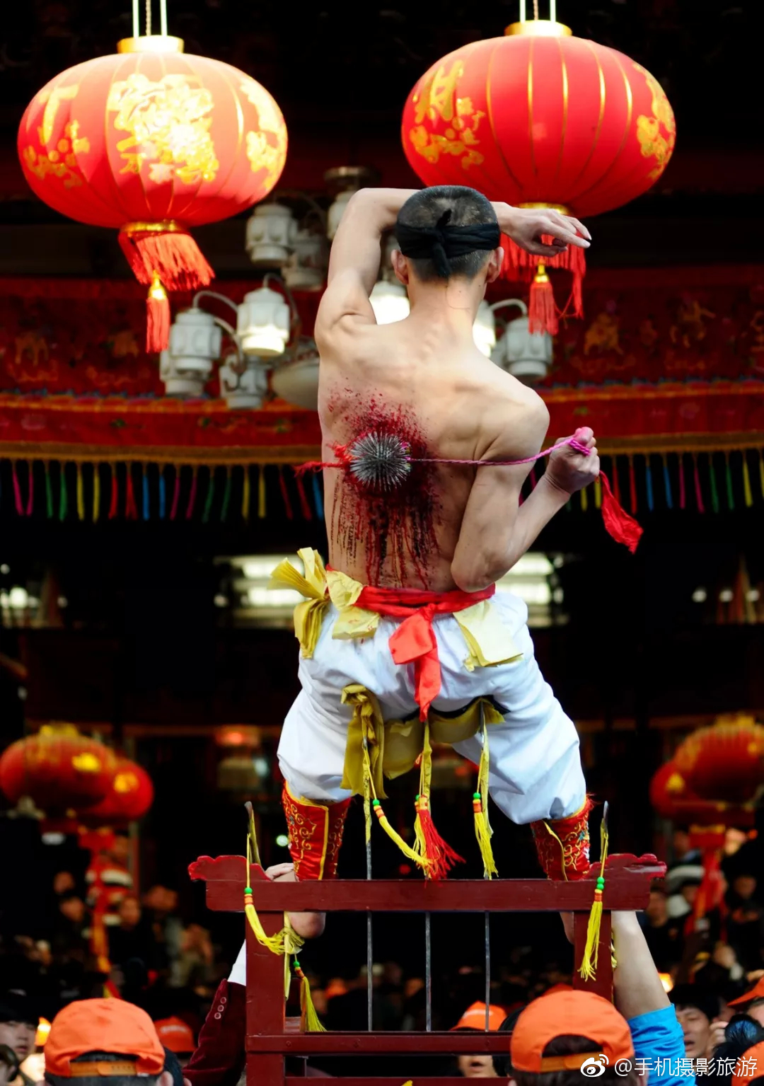 拍莆田涵江最疯狂最原始闹元宵,现场打铁球万