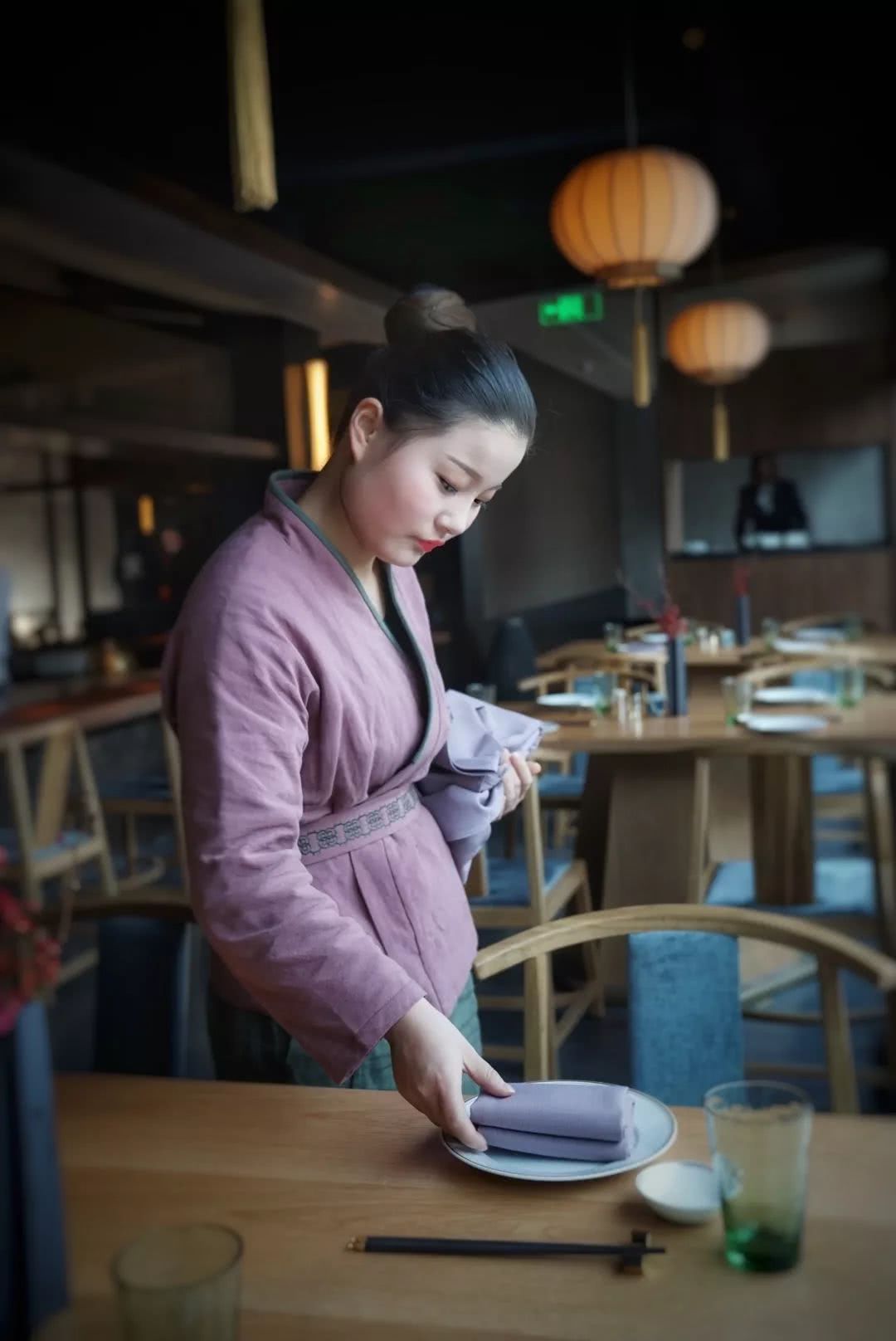 欣欣向荣新荣记